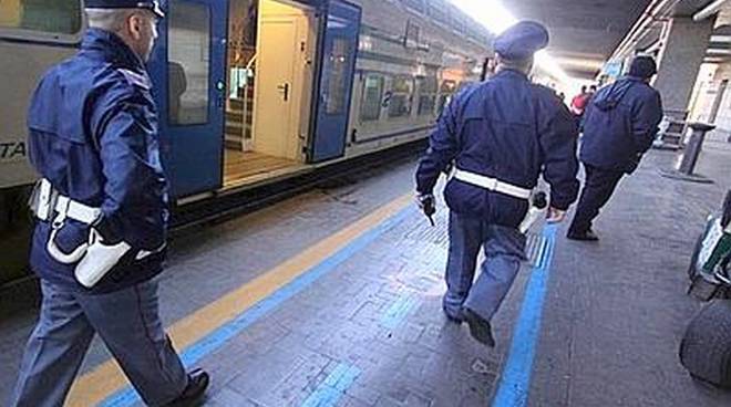 La Polizia di Stato intensifica i controlli nelle stazioni ferroviarie durante l'esodo di Pasqua