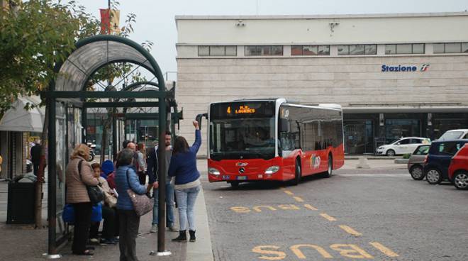 ''Il bus è meglio!'': domenica 18 ottobre i mezzi dell’Asp schierati in tre piazze di Asti