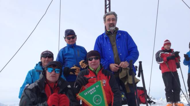 Alpini in vetta con i ''Gemelli'' Tedeschi e il CAI