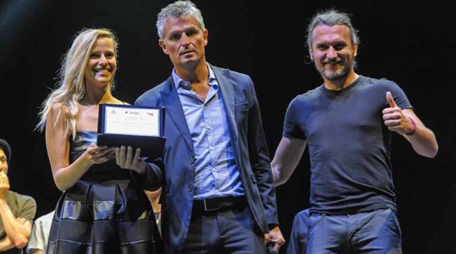 Una cantante alessandrina vince il Premio d'Autore Città di Asti, questa sera Renzo Arbore