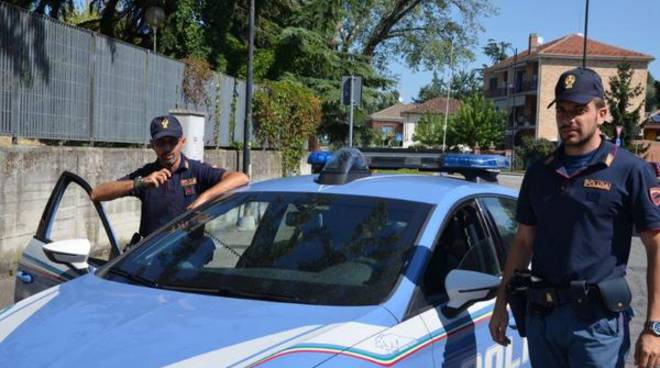 Asti, arrestati due nomadi per la rapina ad un rappresentante orafo