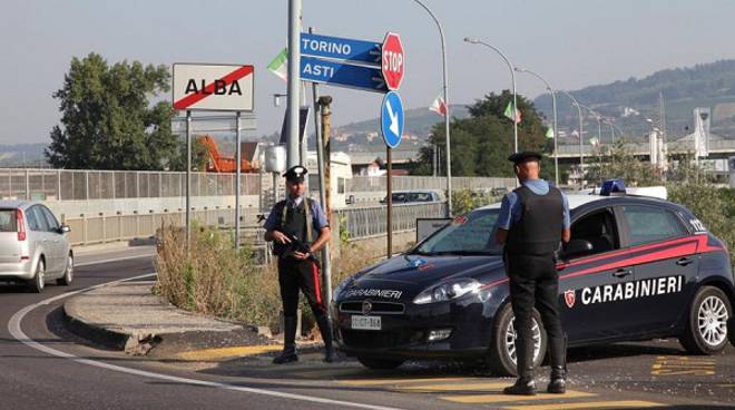 Alba, denunciati dai Carabinieri due minori sintu per tentato furto
