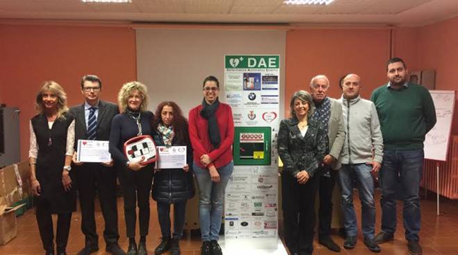 Alba: inaugurato un defibrillatore automatico all'Istituto Einaudi