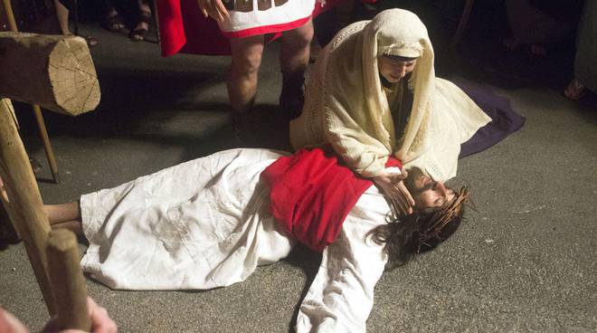 Asti, la Via Crucis di Antignano protagonista di una mostra fotografica al Cardinal Massaia 