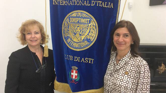 Donazione del Soroptimist Club di Asti alla Biblioteca per l'acquisto di volumi sulla condizione femminile