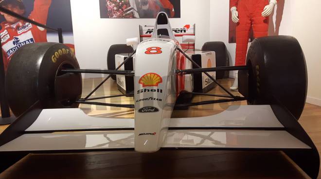 Mostra "Ayrton Senna 25"