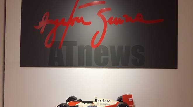 Mostra "Ayrton Senna 25"