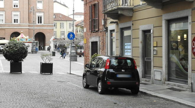 parcheggi periodo pre-natalizio.