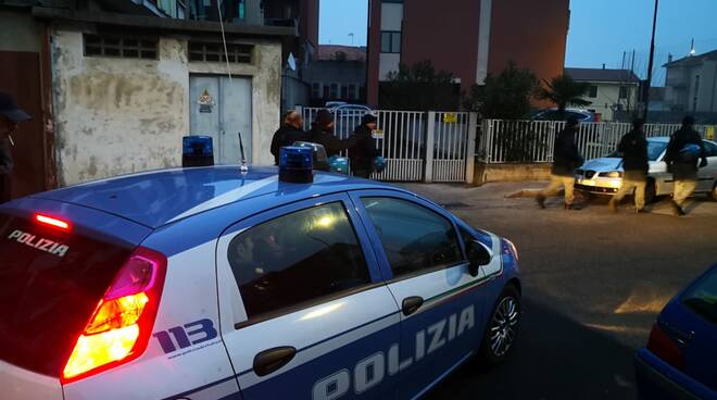 controllo polizia via secondo pia