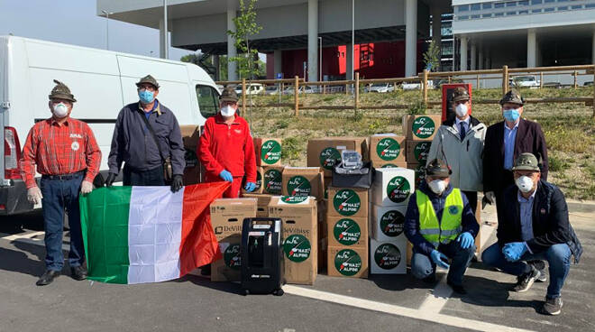 Gli Alpini donano strumentazioni all’ospedale di Verduno