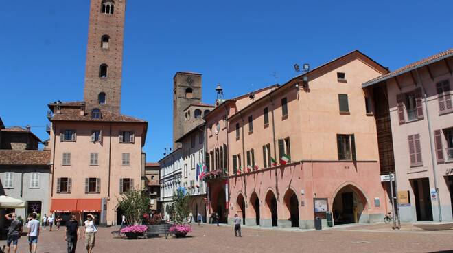 palazzo comune alba piazza risorgimento