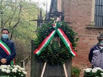 4 novembre corona al monumento dei caduti a Castelnuovo Belbo