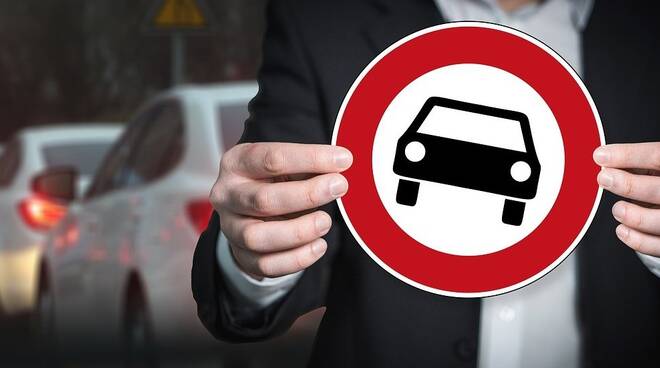 stop auto limitazioni antismog Foto di Gerd Altmann da Pixabay 