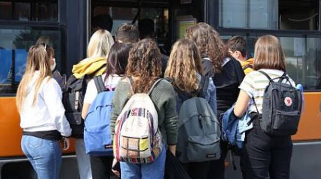 Piemonte, Scuole riaperte: il problema dei trasporti non è risolto