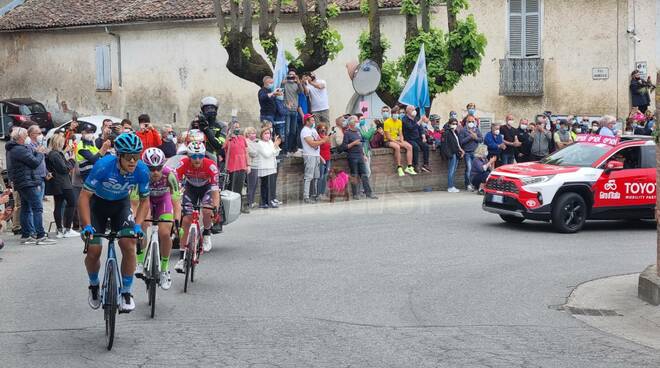 Passaggio Giro d'Italia a Montechiaro d'Asti 