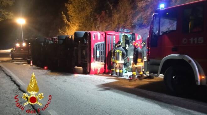 incidente bubbio camion rovesciato