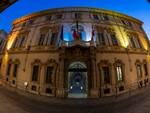 palazzo lascaris illuminato blu