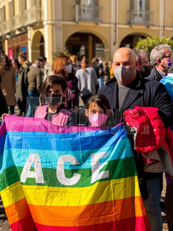 Da Piazza San Secondo si alza un grido di pace "Asti dice no alla guerra"