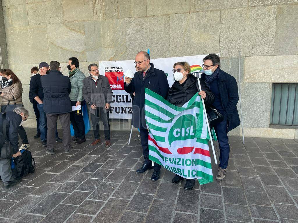 Presidio di Cgil, Cisl e Uil sotto la Prefettura di Asti rinnovo dei CCNL dipendente pubblici