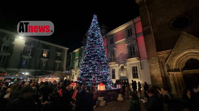 accensione albero di natale 2022 asti