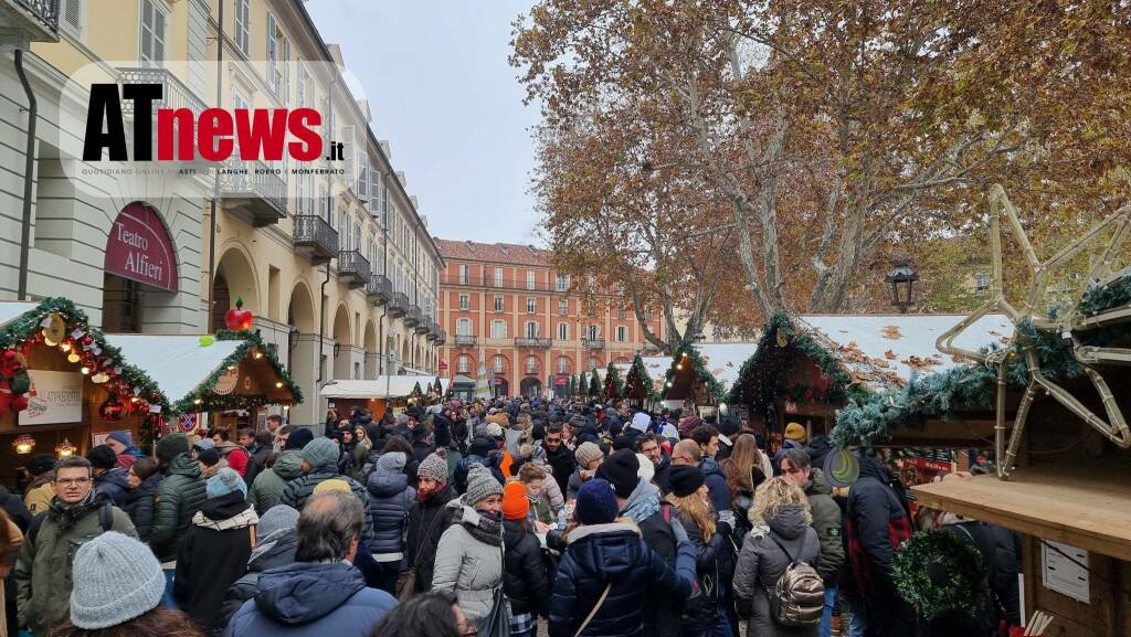 Afflusso traffico magico paese di Natale 