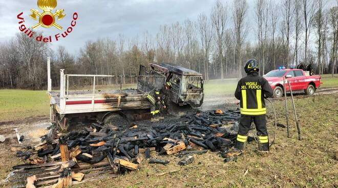 incendio isola d'asti 