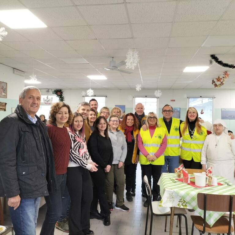 service natale 2022 lions club asti alfieri mensa sociale