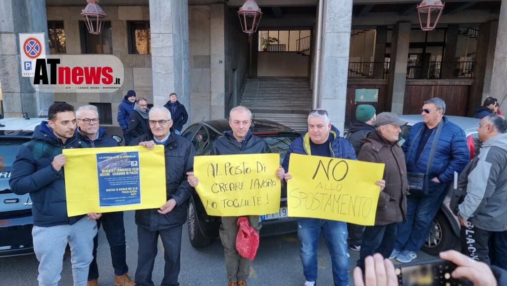 Protesta degli ambulanti di piazza Alfieri 