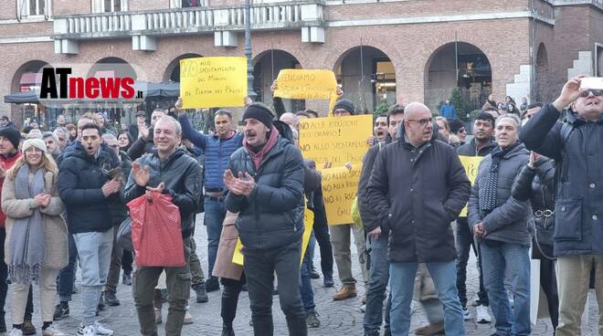 Protesta degli ambulanti di piazza Alfieri 