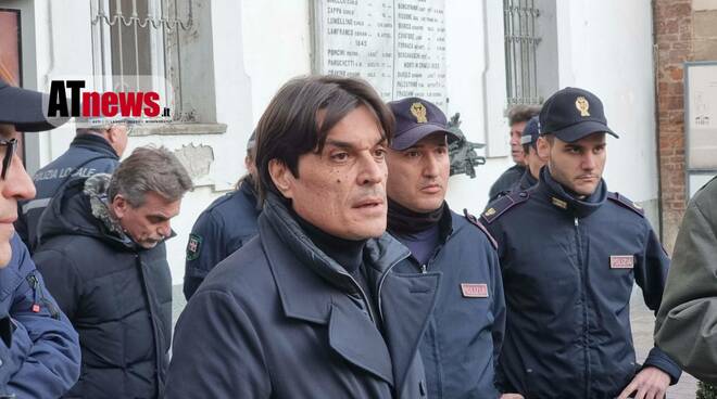 Protesta degli ambulanti di piazza Alfieri Bovino 