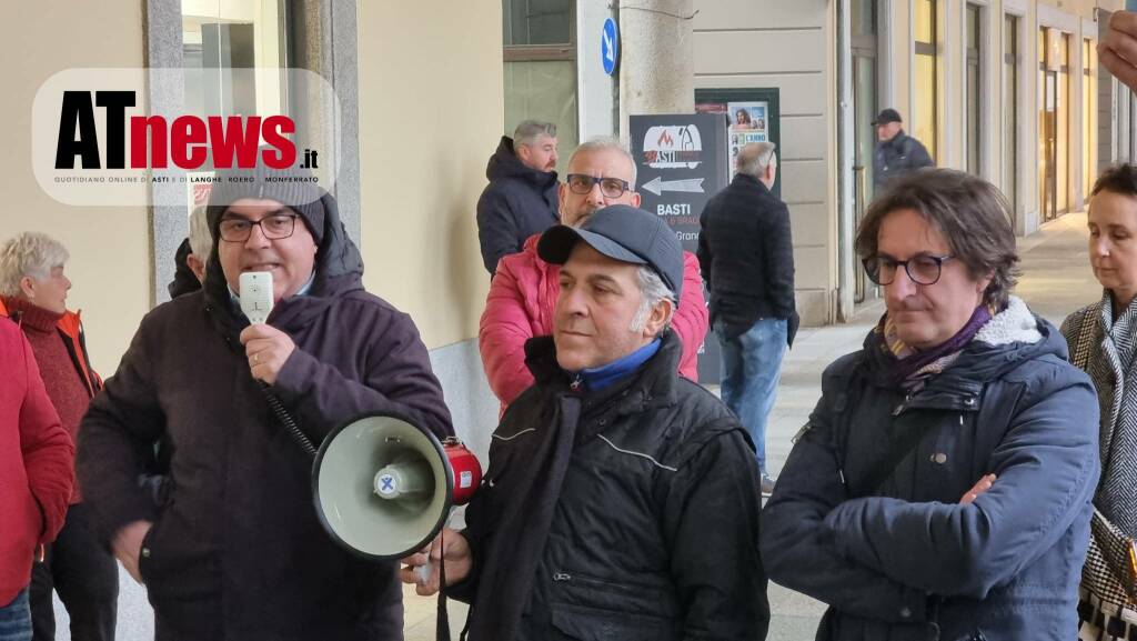 Nuova protesta degli ambulanti 