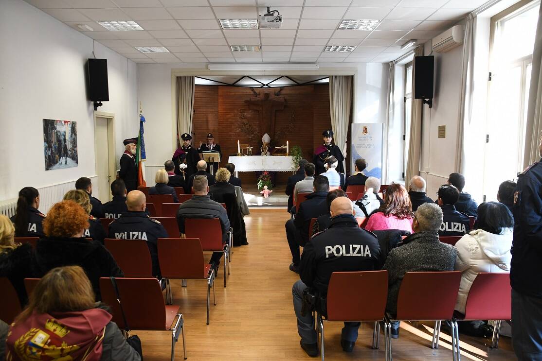 messa di natale 2023 polizia asti