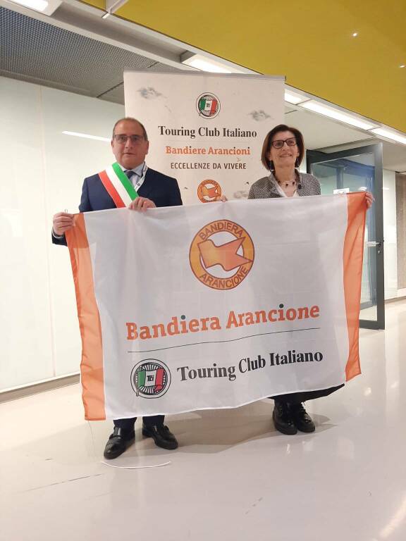 Castagnole delle Lanze: Riconfermata e Consegnata la Bandiera Arancione