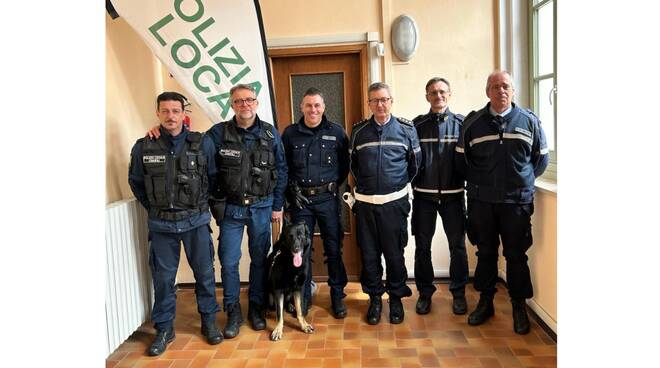 operazione polizia locale nizza con cane hero 