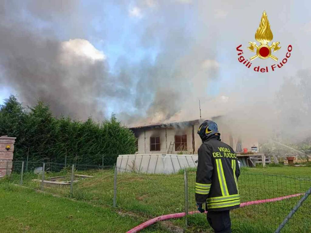 incendio castagnole lanze