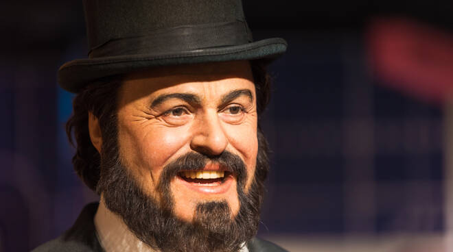 https://depositphotos.com/it/ luciano pavarotti